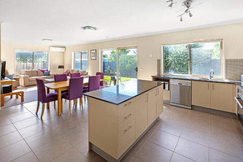 Toonalook Retreat Pet Friendly & Close To Town - VIC Tourism 5