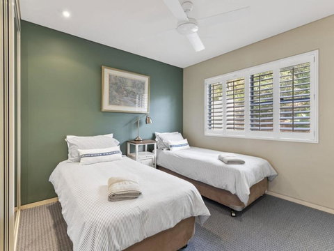 Aqua Shores Penthouse - VIC Tourism 6