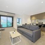 A Modern & Central Apt With Beautiful City Views - VIC Tourism 0