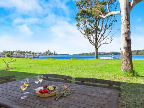 Noddys Riverside - VIC Tourism 5