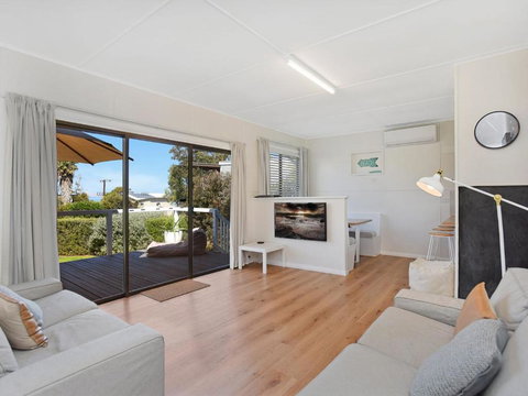 Scenic Shack 4 Scenic Way - VIC Tourism 1