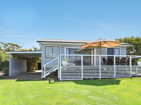 Scenic Shack 4 Scenic Way - VIC Tourism 3