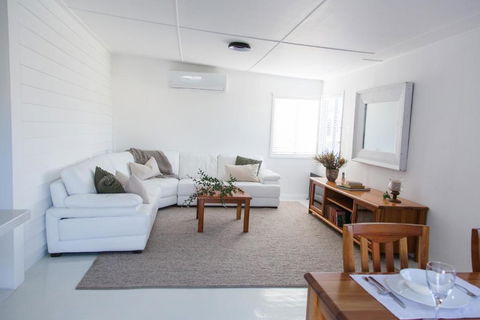 The Rested Guest 3 Bedroom Cottage West Wyalong - VIC Tourism 3