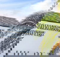 Nightcap at Commercial Hotel - VIC Tourism