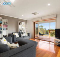 Acqua Vista water view fireplace walk to beach - VIC Tourism