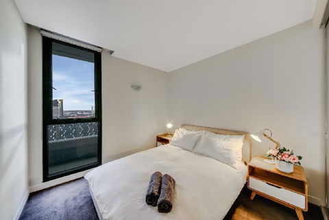 A Modern 2BR CBD Apt City Views FREE Parking - VIC Tourism 6