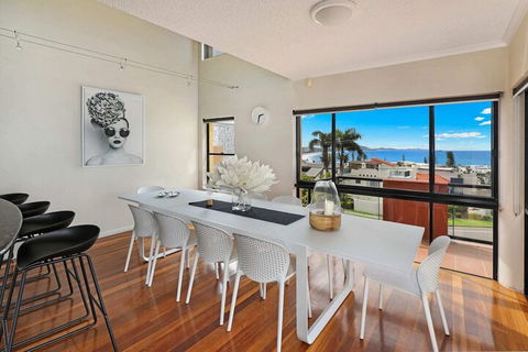 PRTFINO Ultimate Penthouse - VIC Tourism 6