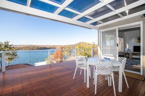 Home On The Water 21 Evans St. Lake Conjola - VIC Tourism 0