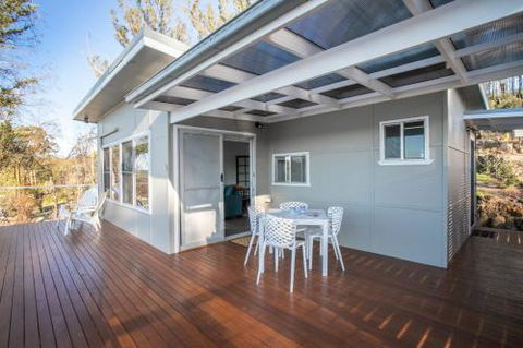 Home On The Water 21 Evans St. Lake Conjola - VIC Tourism 6