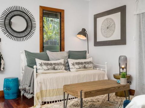Black Beauty Studio - VIC Tourism 3
