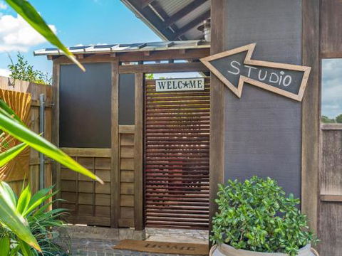 Black Beauty Studio - VIC Tourism 5
