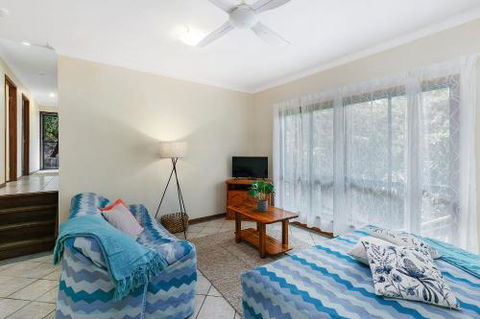 Bimini House - VIC Tourism 0