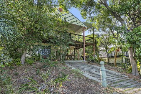 Bimini House - VIC Tourism 6