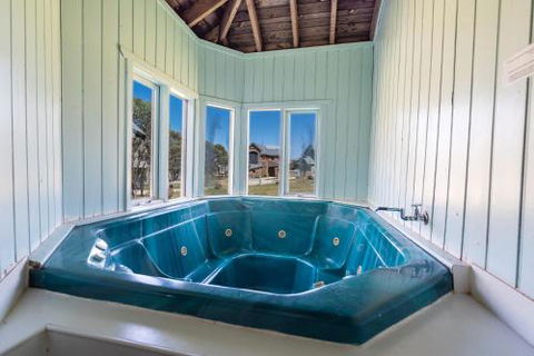 Banjos Chalet Alpine Getaways - VIC Tourism 3