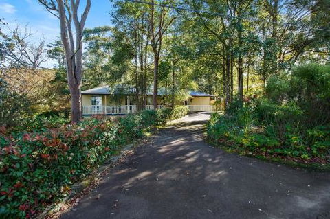 Hilldo Lovely Mountainside Accommodation - VIC Tourism 0