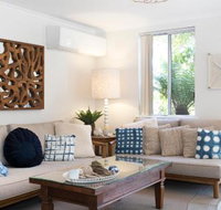 Tiga Ratus at the Sands