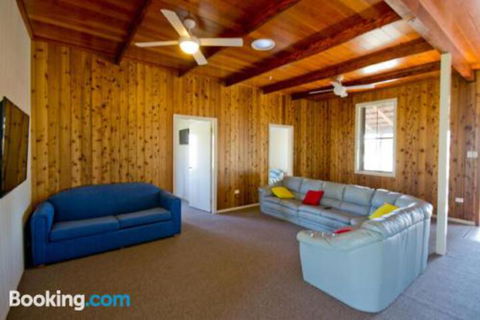 Cottage On River - VIC Tourism 3