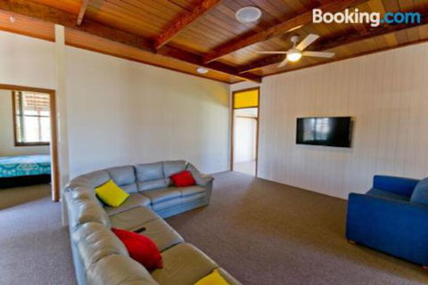 Cottage On River - VIC Tourism 1