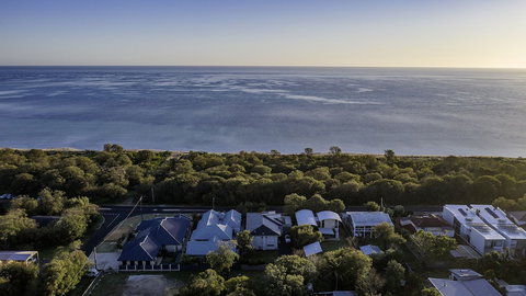 The Lotus - VIC Tourism 0