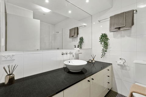 A Cozy & Modern Studio Next To Darling Harbour - VIC Tourism 5