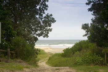 North Coast Holiday Parks Hungry Head Cabins - VIC Tourism 4