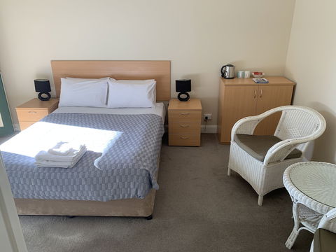 Settlers Hotel York - VIC Tourism 4