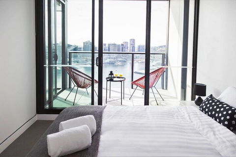 Pars Apartments Collins Wharf Docklands - VIC Tourism 6