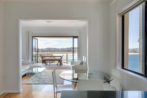 Ultimate Bondi Escape - VIC Tourism 3