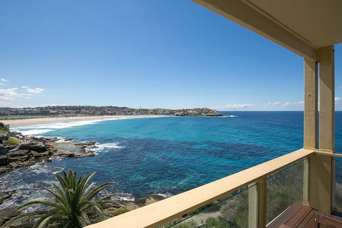 Ultimate Bondi Escape - VIC Tourism 5