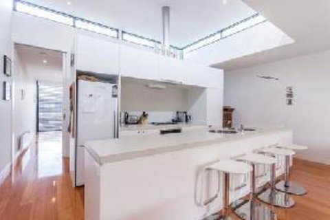 Anglesea Surf Beach Apartments - VIC Tourism 4