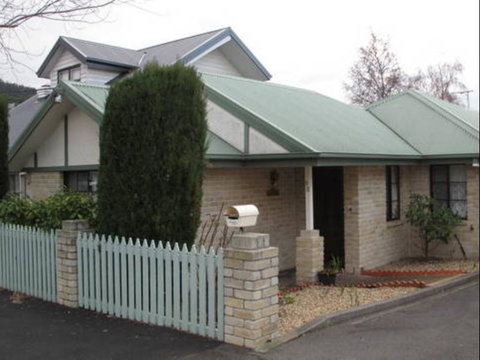 Twin Pines Cottage On Lansdowne - VIC Tourism 2