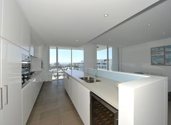 Mandurah Private Collection - VIC Tourism 2