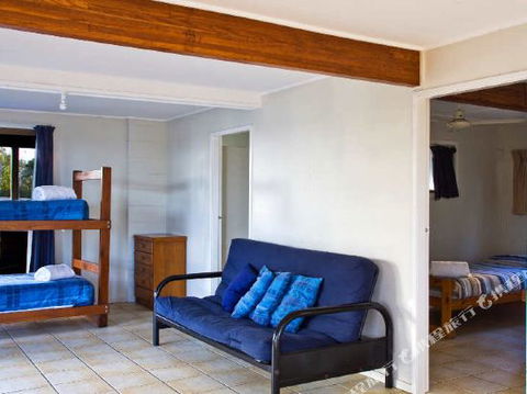 1770 Beach Accommodation Elliot Lodge - VIC Tourism 4