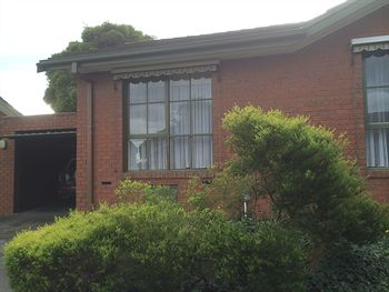 Australian Home Away Doncaster Elgar 2 - VIC Tourism 0