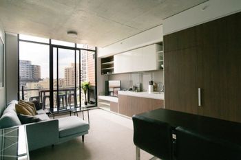 Spacious Apartment Close To Melbourne CBD - VIC Tourism 6