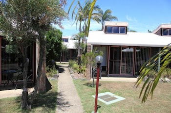 Crescent Head Resort & Conference Centre - VIC Tourism 0