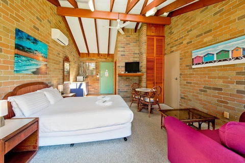 Crescent Head Resort & Conference Centre - VIC Tourism 4