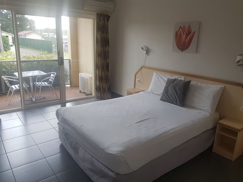 Jopen Cafe & Motel - VIC Tourism 4