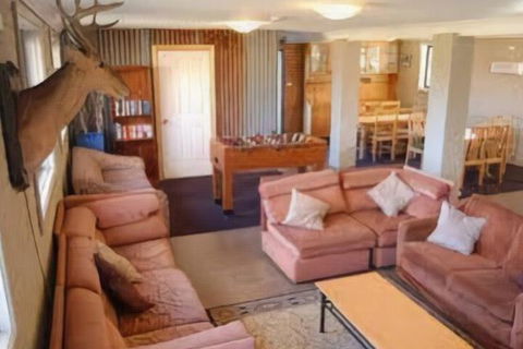 East Lake Travellers Lodge - VIC Tourism 2