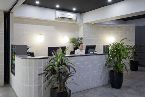 The Metropolitan Spring Hill - VIC Tourism 3