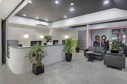 The Metropolitan Spring Hill - VIC Tourism 4