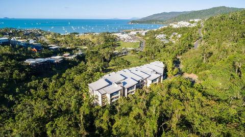 Azure Sea Whitsunday Resort - VIC Tourism 0