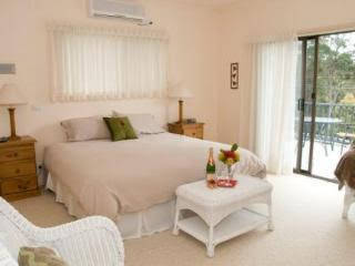 Batemans Bay Manor - VIC Tourism 0