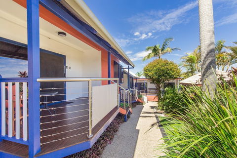 Clubyamba Beach Holiday Accommodation - Adults Only - VIC Tourism 1