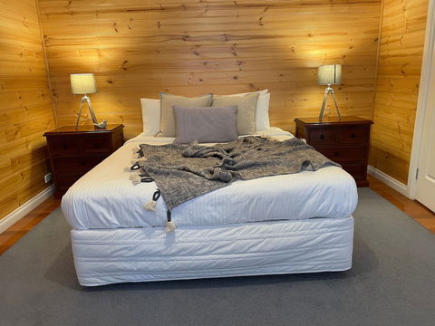 Dunes - Elegant Beach Villa With Huge Swim Spa - VIC Tourism 3