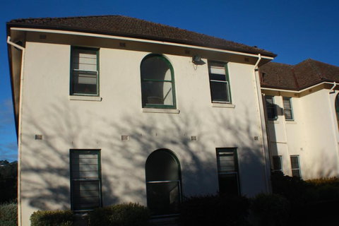 The Dormie House - On The Golf Course - VIC Tourism 1