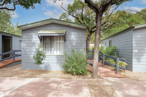 Adelaide Caravan Park - VIC Tourism 0