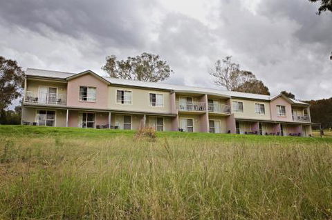 BATHURST GOLDFIELDS MOTEL On MOUNT PANORAMA - VIC Tourism 1