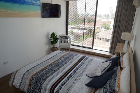 Queensleigh Apartment - VIC Tourism 6