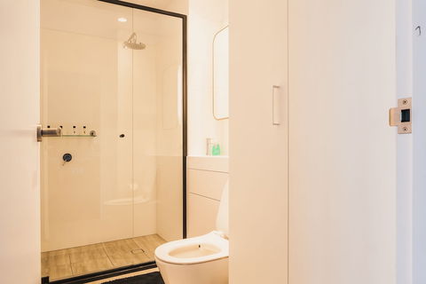 Victoria One Suites - VIC Tourism 3